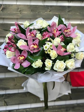 Букет цветов из: Розы и Хризантемы в Ногинске