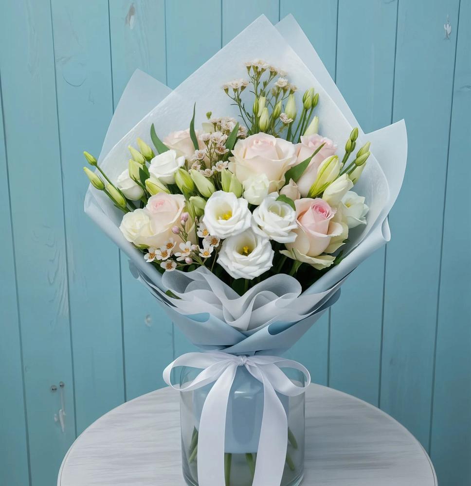 Букет цветов из: Розы и Лизиантусы в Ногинске