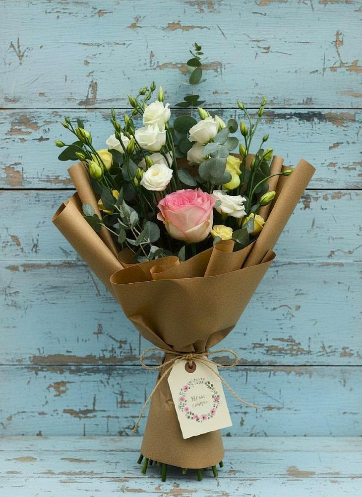 Букет цветов из: Розы и Лизиантусы в Ногинске