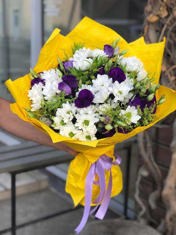 Букет цветов из: Ирисы, Хризантемы и Ромашки в Ногинске