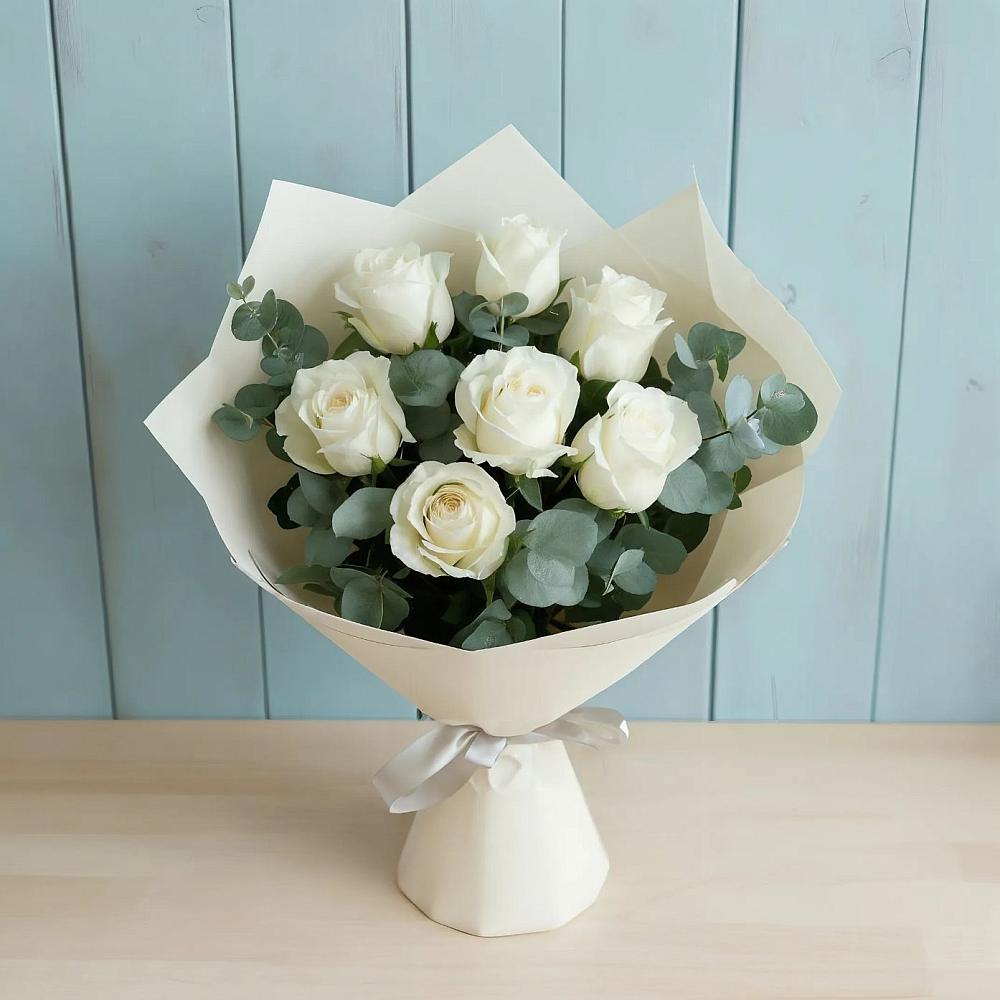 Букет Белые розы в Эвкалипте в Ногинске
