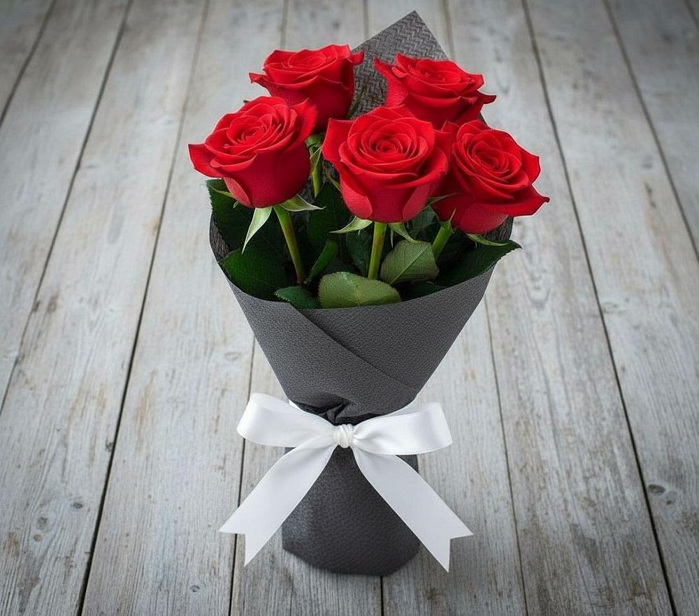Букет 5 Красных роз Эдлесс Лав в Ногинске
