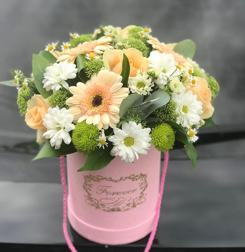 Цветочная композиция из Розы, Герберы и Хризантемы в шляпной коробке в Ногинске