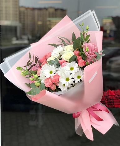 Букет цветов из: Розы, Лизиантусы и Хризантемы в Ногинске